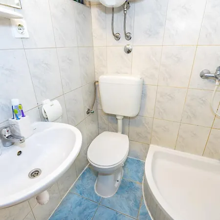 2 شقة *